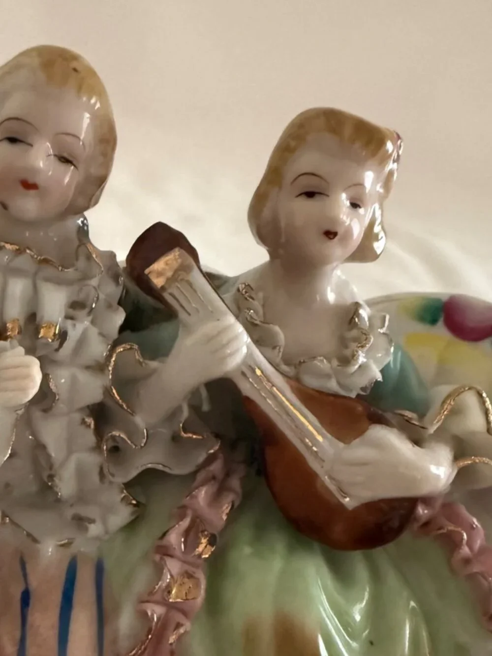Vintage Bone China Lace Musical Couple Figurine Mandolin Players Hand Painted Po - Picture 4 of 15